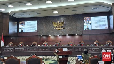 Mahkamah Konstitusi Tolak Gugatan UU Cipta Kerja